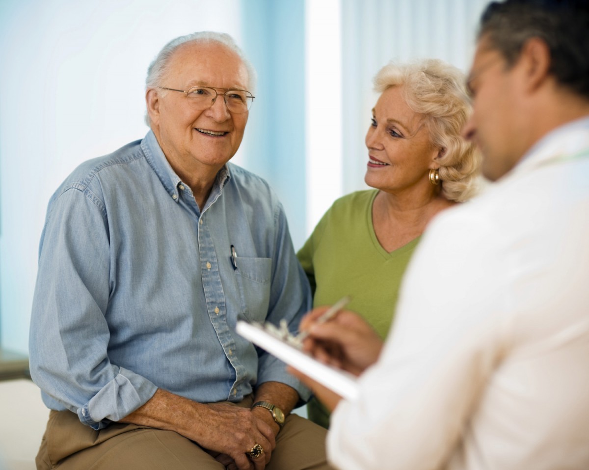 photo-couple-lors-une-consultation-medicale
