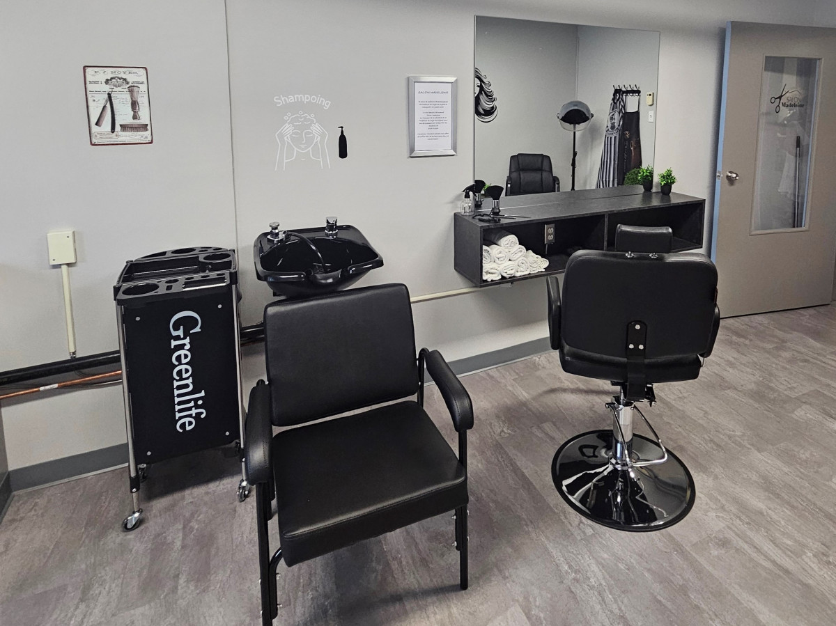 un-salon-de-coiffure-ouvre-ses-portes-au-chsld-de-rigaud