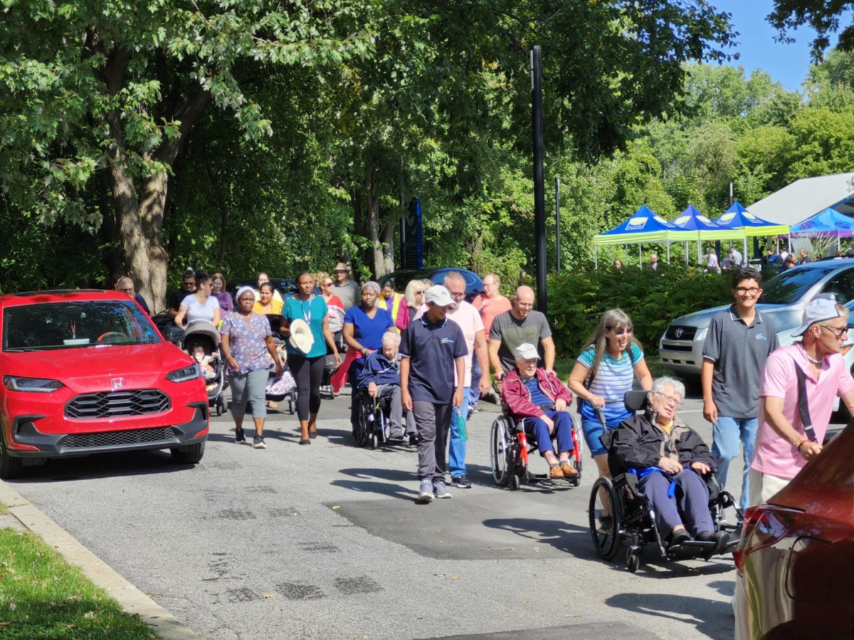 marche-intergenerationnelle-au-chsld-laurent-bergevin